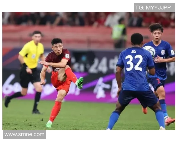 武磊精彩表现助力球队获胜造点瞬间引发球迷热议与赞叹